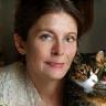 Amélie Caron et Daisy, chat écaille de tortue